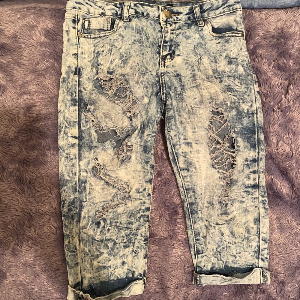 Ripped jean capris